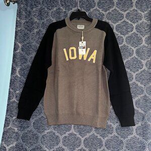 Hillflint NWT unisex large University of Iowa gray crewneck pullover sweater